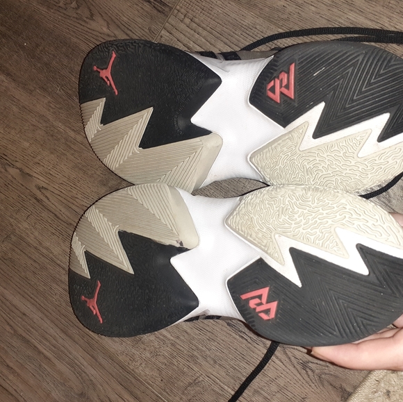 Jordan shoes - Picture 3 of 5